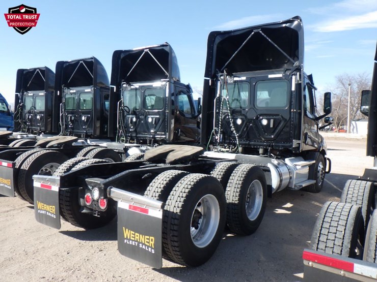 2022-freightliner-cascadia-116-image-7