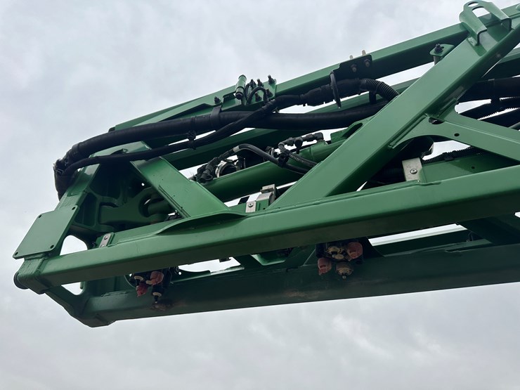 2021-john-deere-r4038-image-54