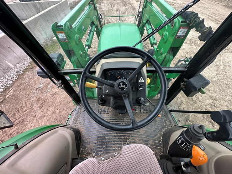 2014-john-deere-5075m-image-57