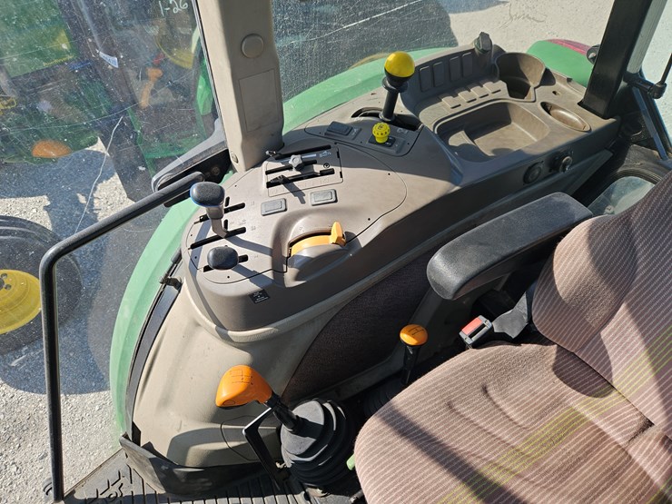 2011-john-deere-5085m-image-15