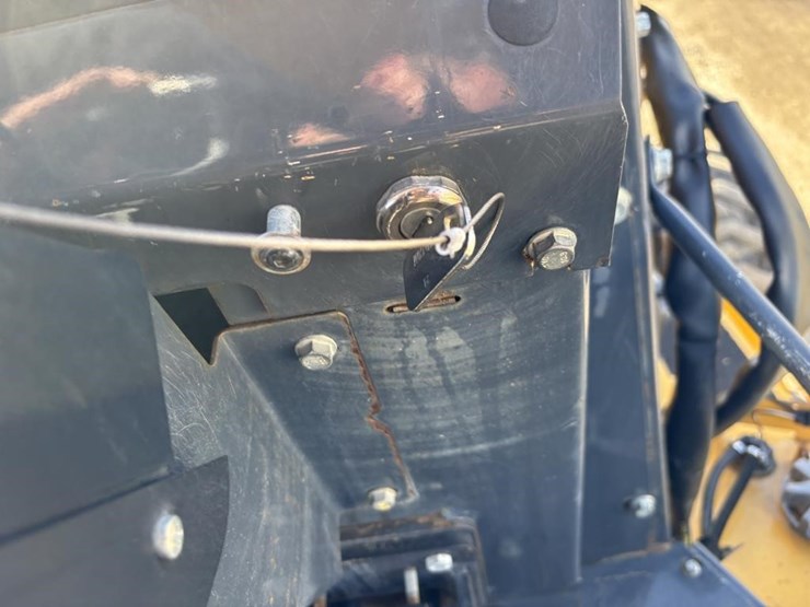 2018-deere-210lep-image-34