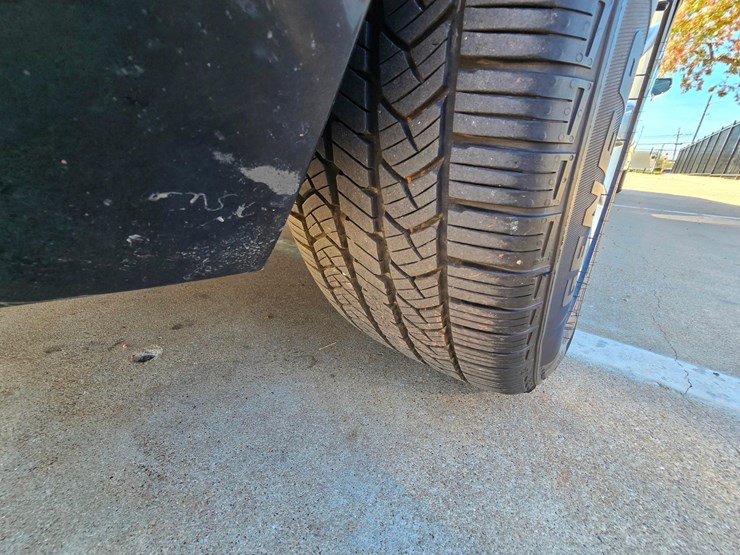 2017-cadillac-federal-70-in-limo---30,529-miles-w-premium-coachwork-by-federal-image-60