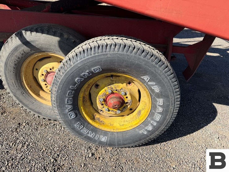 new-holland-1030-image-20