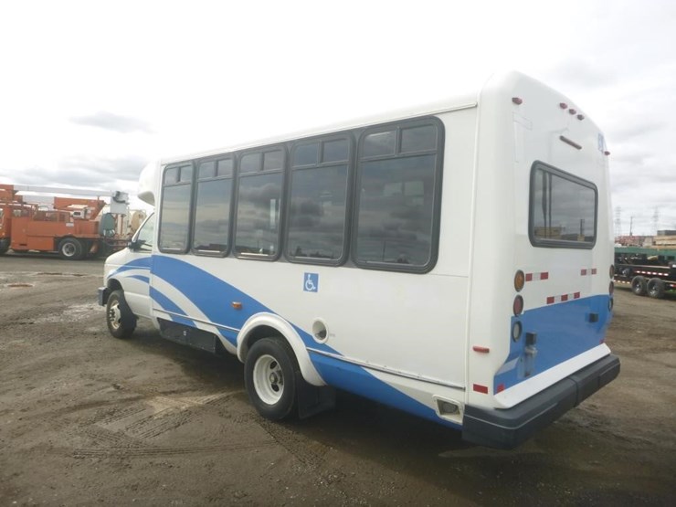 2014-ford-e450-image-4