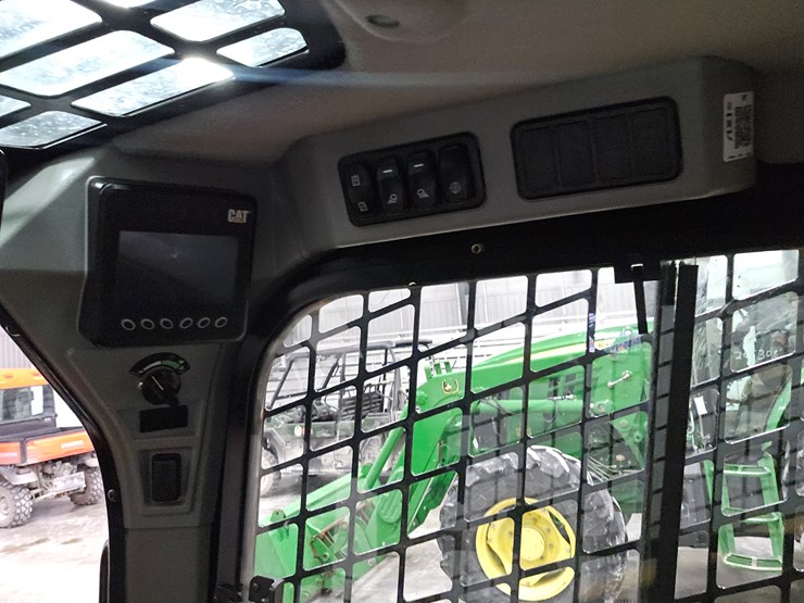 2023-caterpillar-299d3-image-10