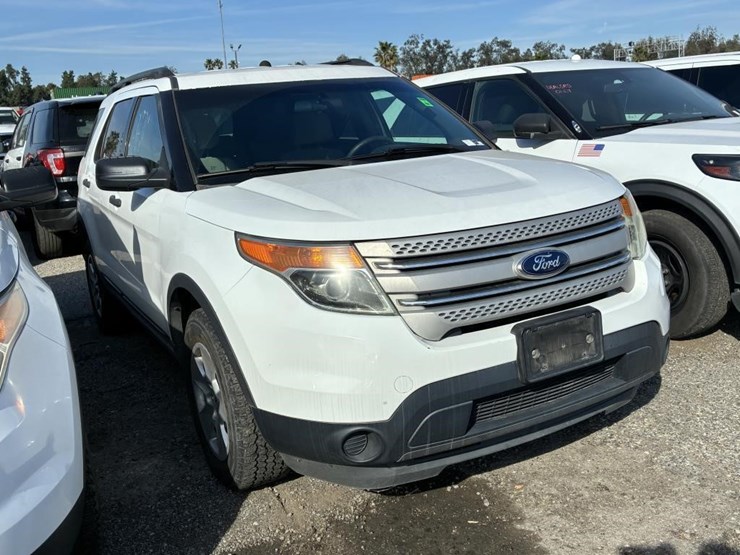 2013-ford-explorer-image-2
