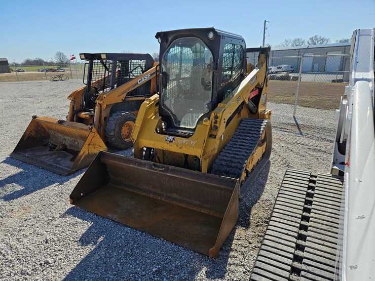 2021-caterpillar-259d3-image-26