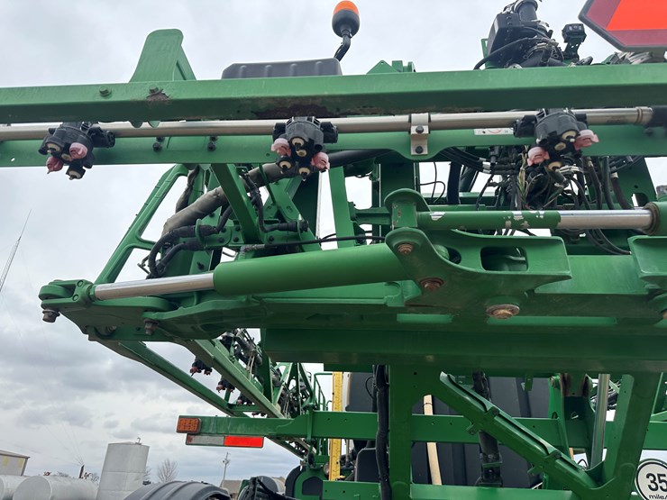 2021-john-deere-r4038-image-66