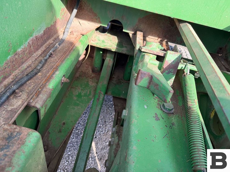 john-deere-466-image-24