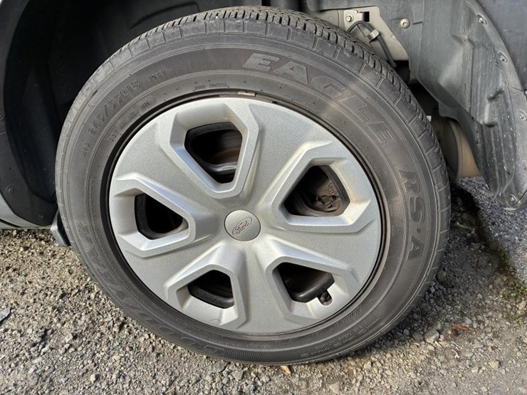 2015-ford-explorer-image-5