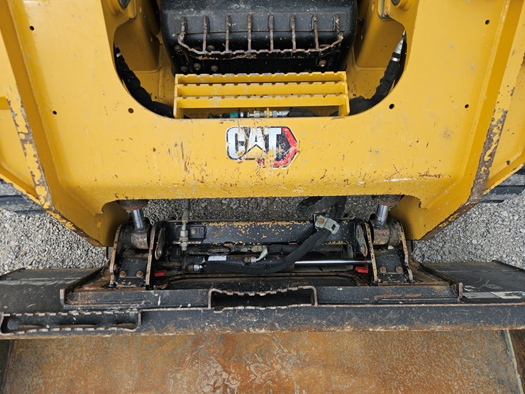 2022-caterpillar-279d3-image-5
