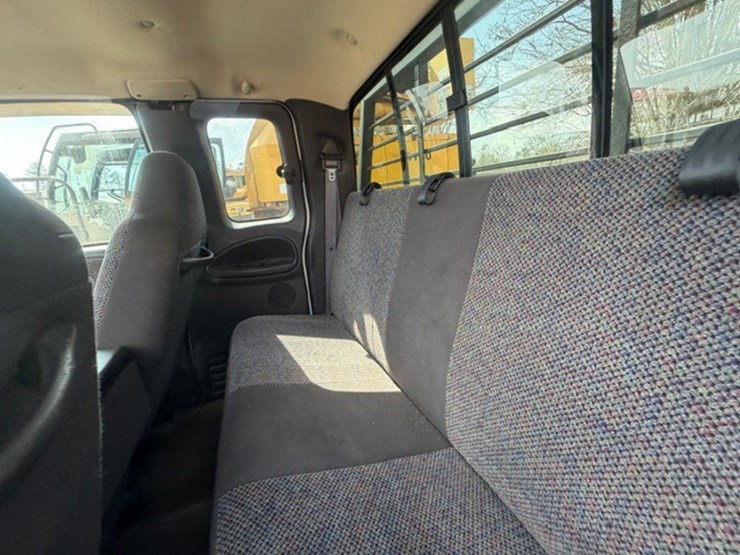 2002-dodge-ram-3500-image-30