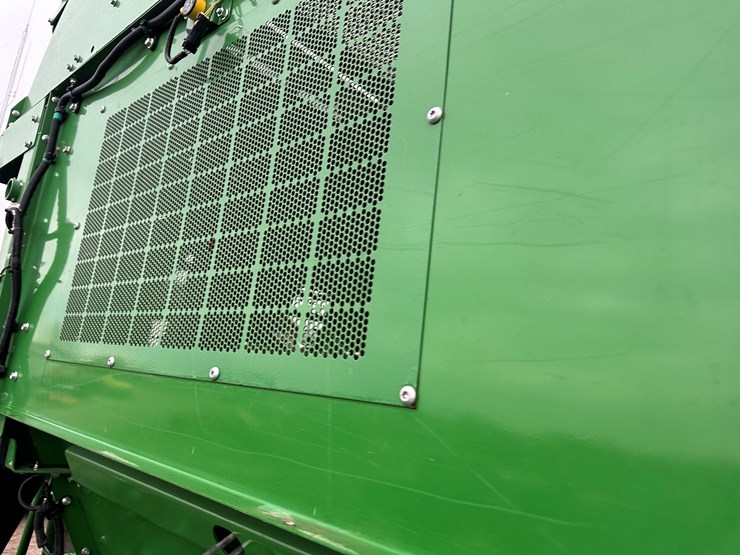 2021-john-deere-cp690-image-110