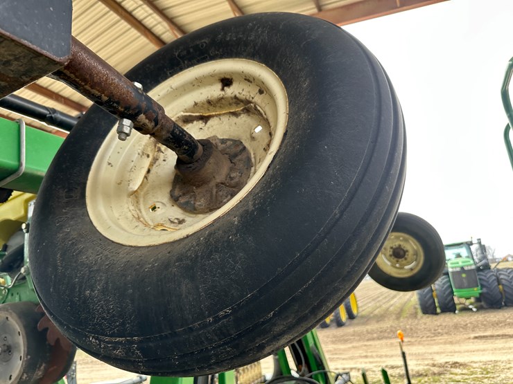 john-deere-1725-image-13