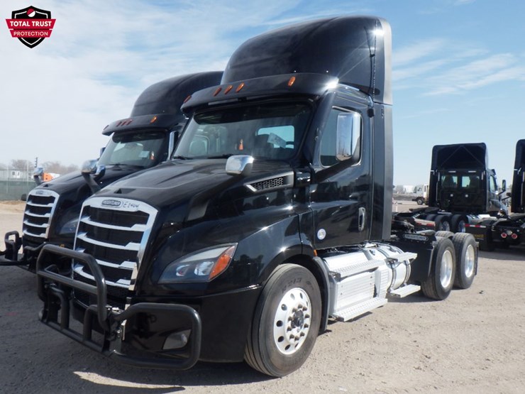 2022-freightliner-cascadia-116-image-1
