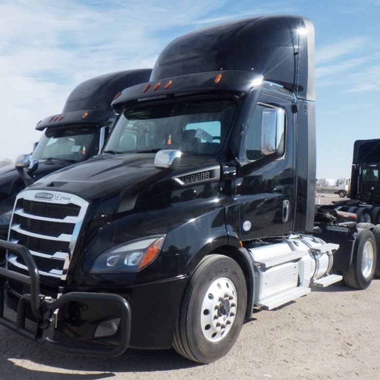 2022 FREIGHTLINER CASCADIA 116