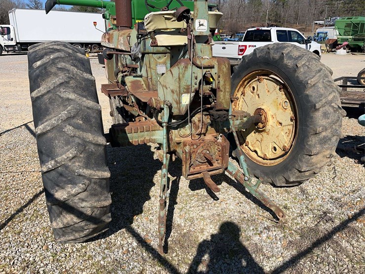 john-deere-3010-image-8