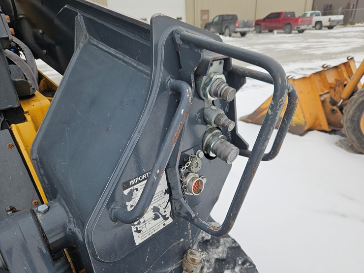 2020-deere-333g-image-6