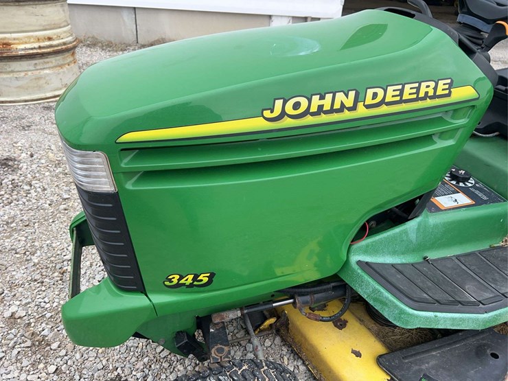 john-deere-345-image-12
