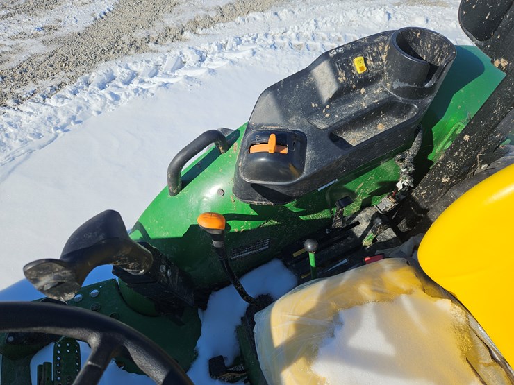 2023-john-deere-5050e-image-8