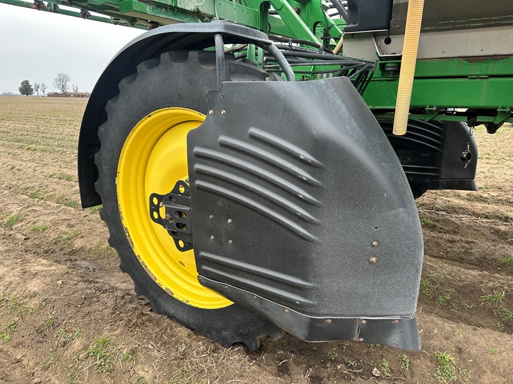 2021-john-deere-r4038-image-13