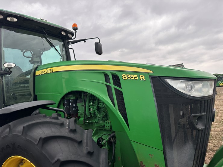 2012-john-deere-8335r-image-42