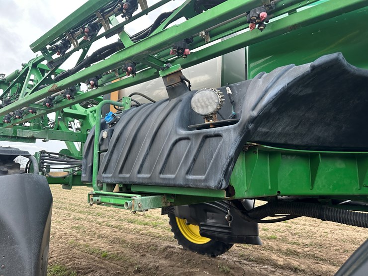 2021-john-deere-r4038-image-60