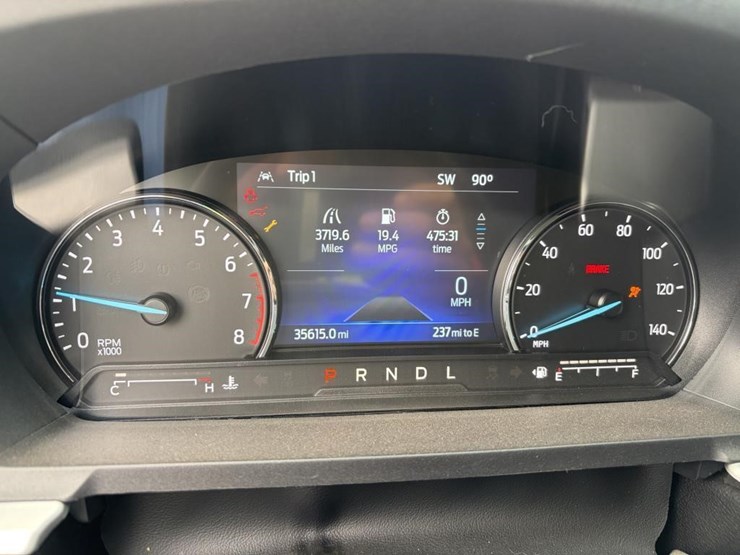 2021-ford-explorer-image-10