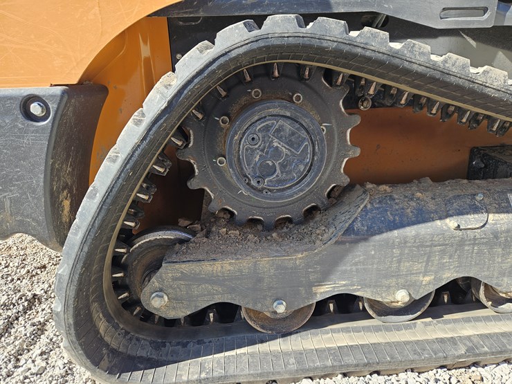 2024-case-tv450b-image-15