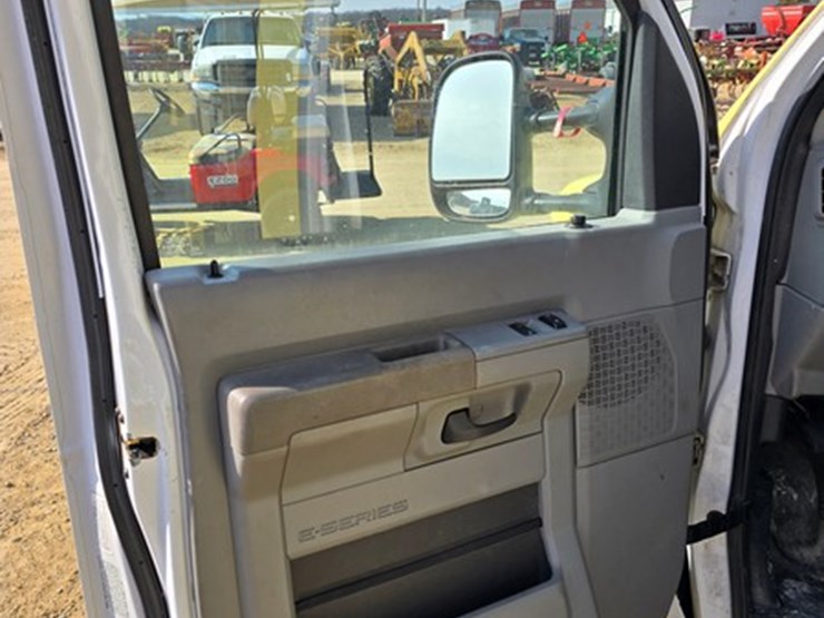 2018-ford-e450-image-9