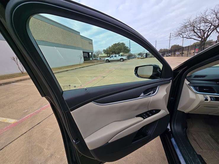 2019-cadillac-xts-stretch-limousine-for-sale,-s-and-s-coachbuilders,-70in,-7731-miles-image-15