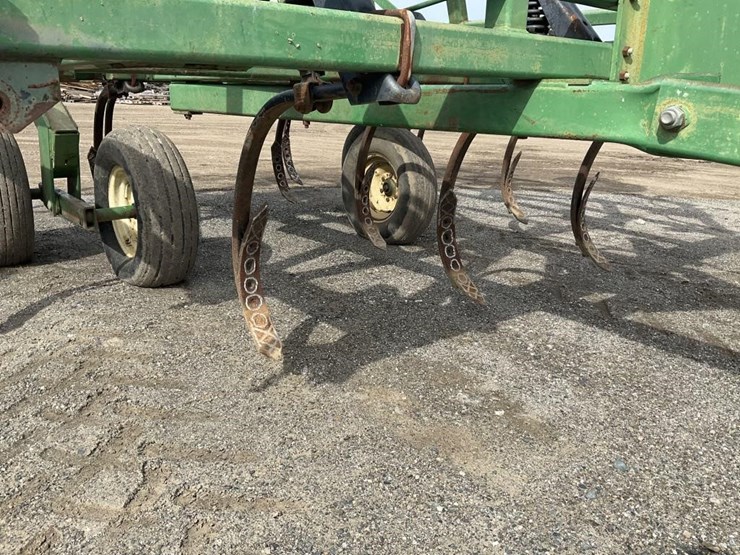 john-deere-24-image-12