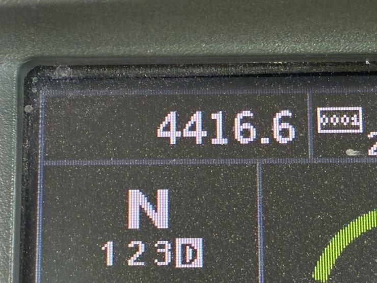 2018-deere-624-p-tier-image-23