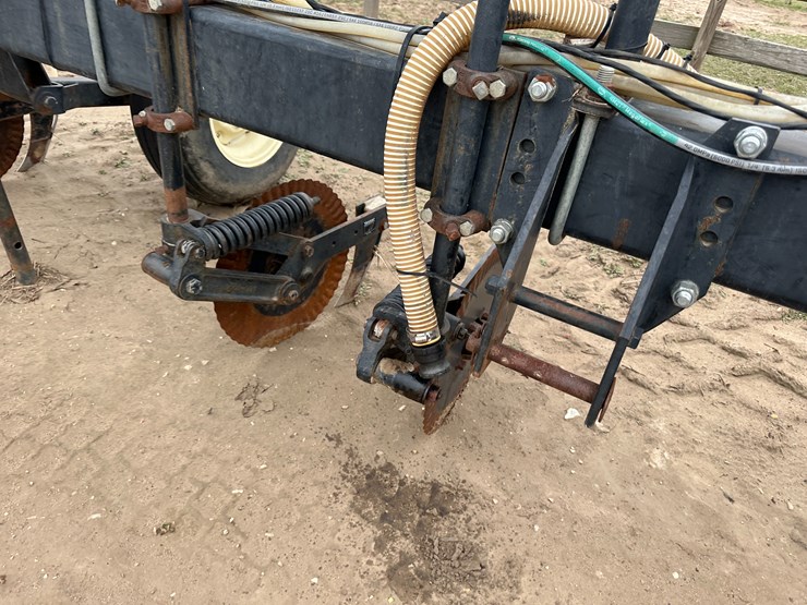 #38848-•-yetter-76"-twin-row-knife-applicator-image-33