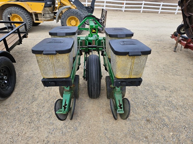 john-deere-7300-image-4