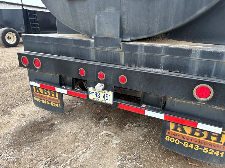 #38802-•-2022-kbh-40'-t/a-6000-gallon-nurse-trailer-vin:-1t9gn4022nc623368-image-52