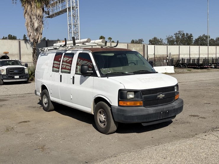2007-utility-van-image-2