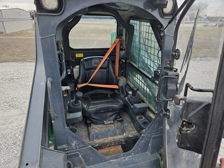 2019-deere-317g-image-7