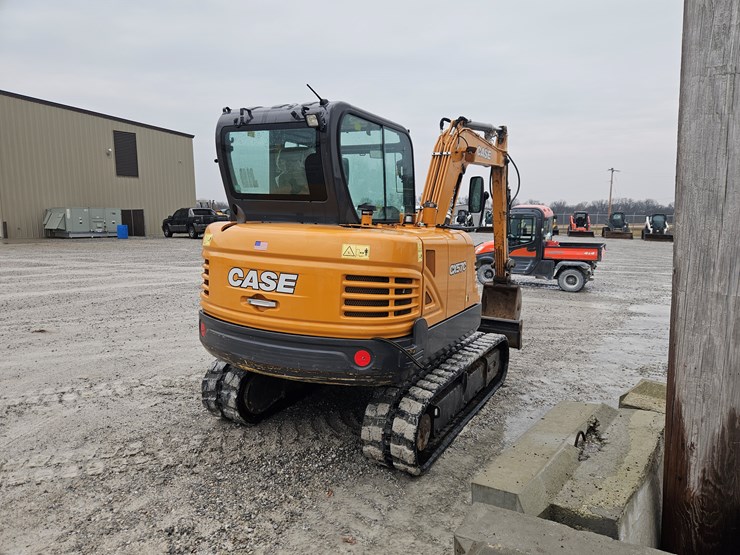 2022-case-cx57c-image-17