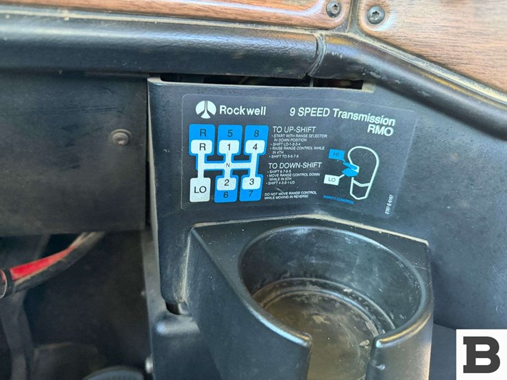 1995-freightliner-fld112-image-54