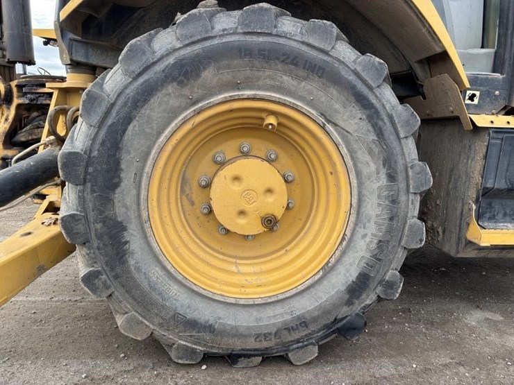 caterpillar-420f2-image-31