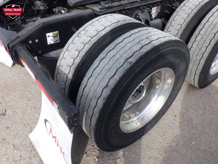 2020-peterbilt-579-image-8