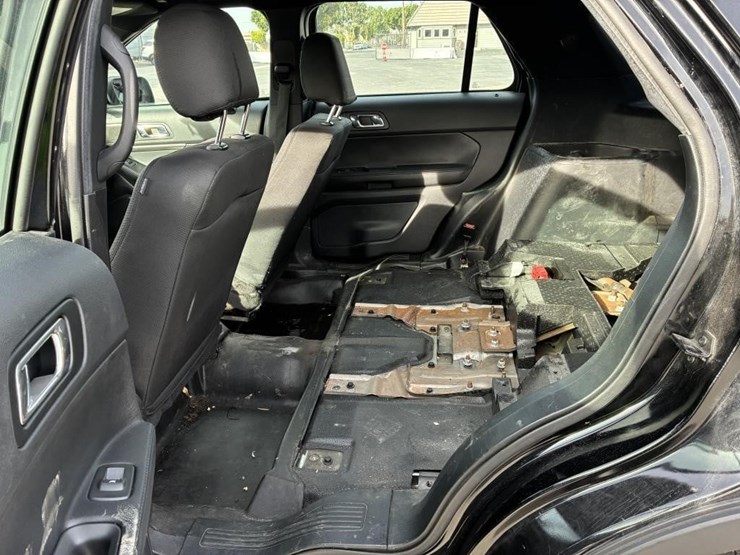 2018-ford-explorer-image-11