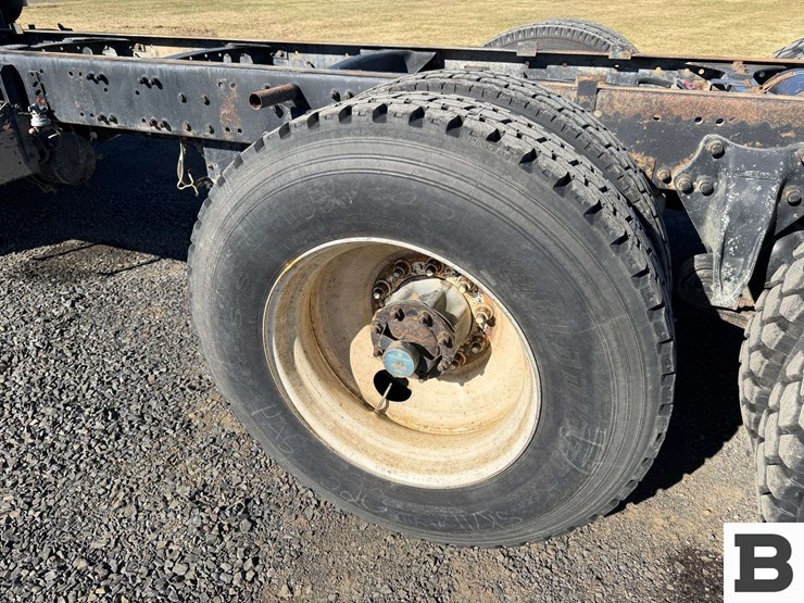 1995-freightliner-fld112-image-20