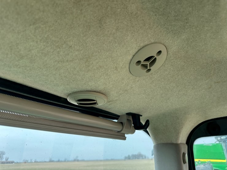 2019-john-deere-8295r-image-66