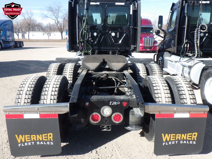 2022-freightliner-cascadia-116-image-8