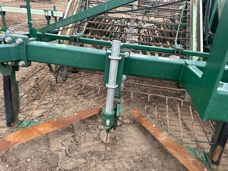 #38830-•-kmc-6-38-peanut-digger-image-41