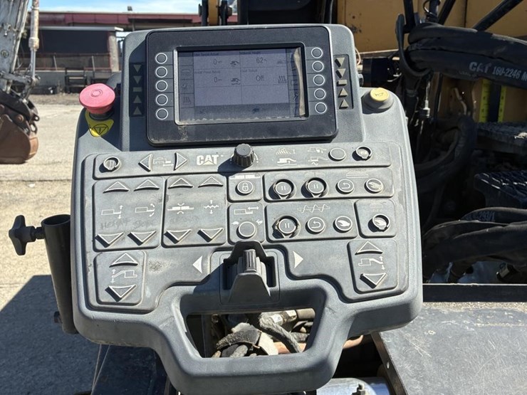 caterpillar-ap-655f-image-13