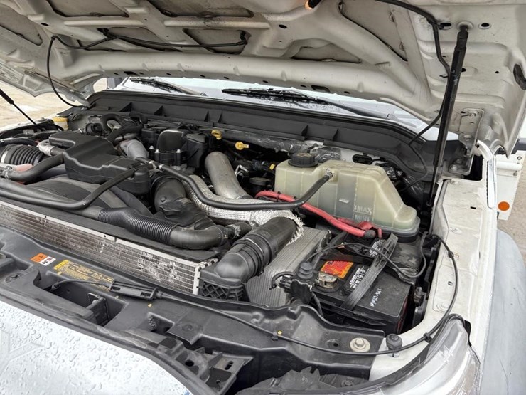 2011-ford-f550-image-6