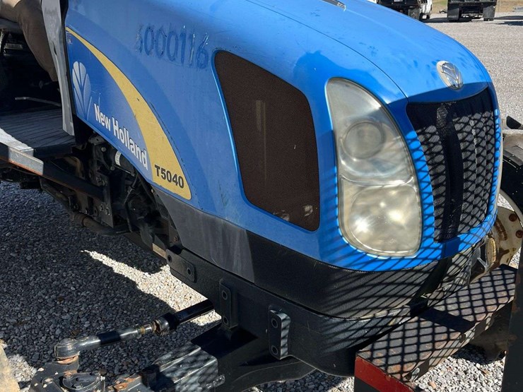 2009-new-holland-t5040-image-11